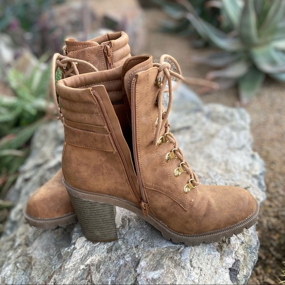 GUESS Honey Vegan Leather Boots⭐️So Cute - Picture 8 of 12